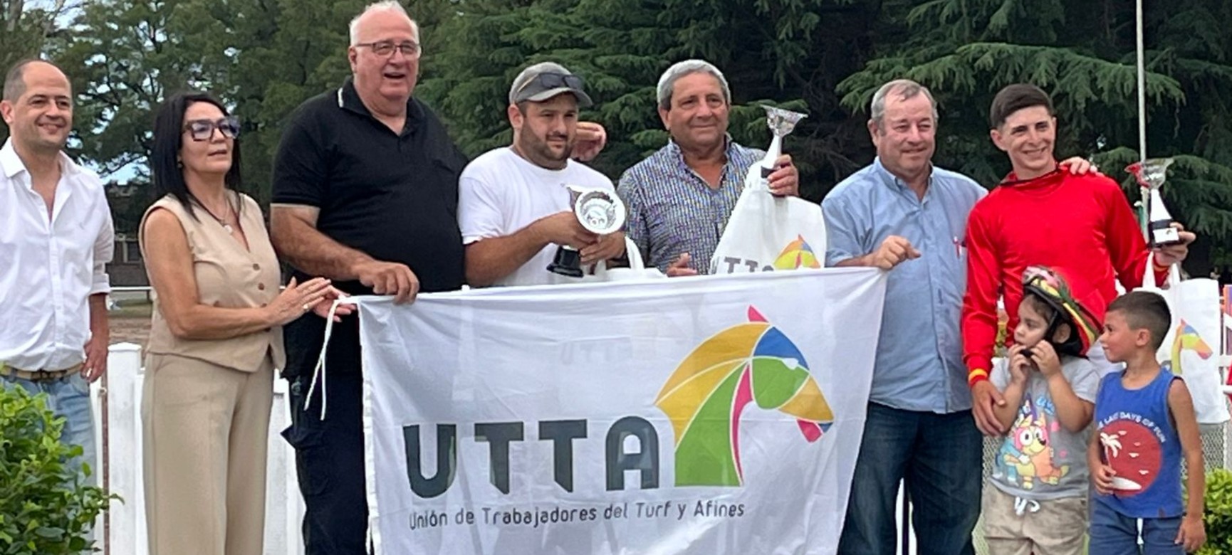 En Azul, un cierre al ritmo de los trabajadores